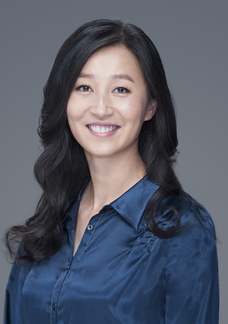 R Stephanie Huang